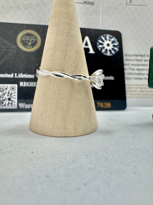 Сребърен пръстен с мойсанит (Диамант) 0.5 карата