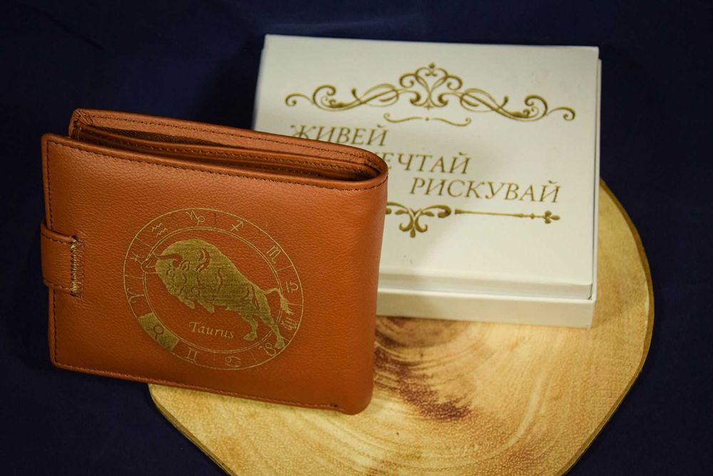 Лазерно гравирано мъжко портмоне от италианска естествена кожа