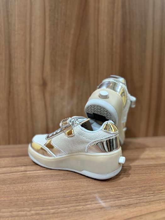 Детски маратонки с прибиращи се колелца от размер 30 до размер 39