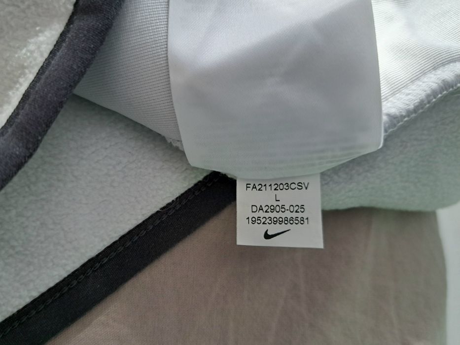 Nike-Ориг.поларен елек