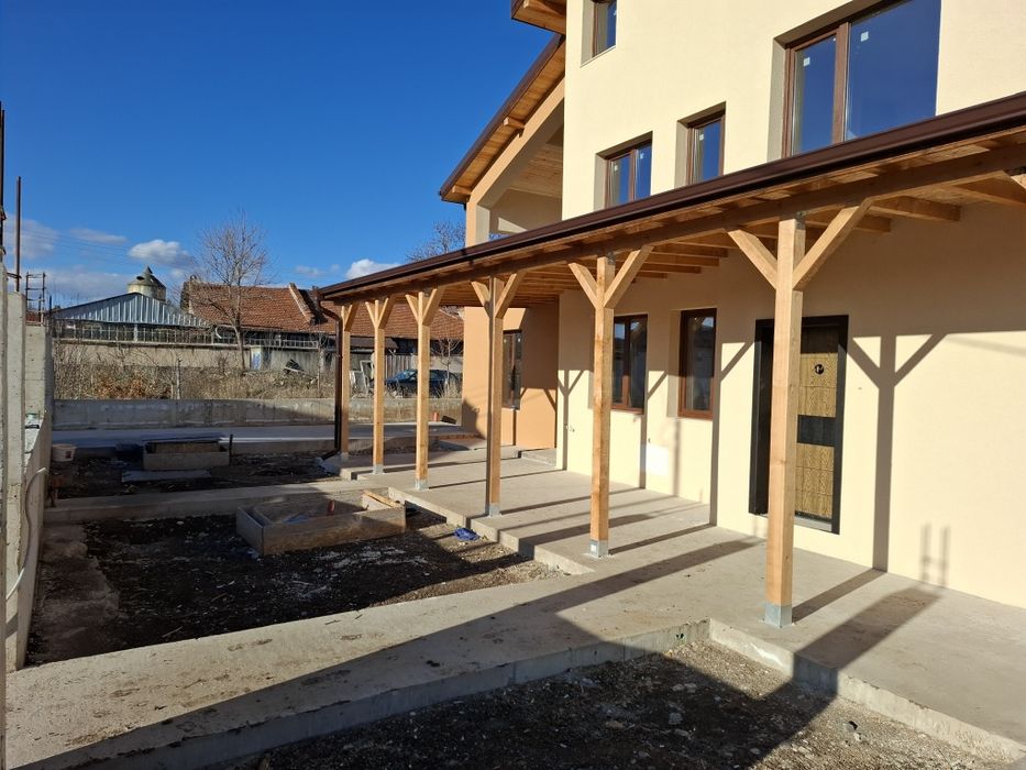 Къща в село Голяновци