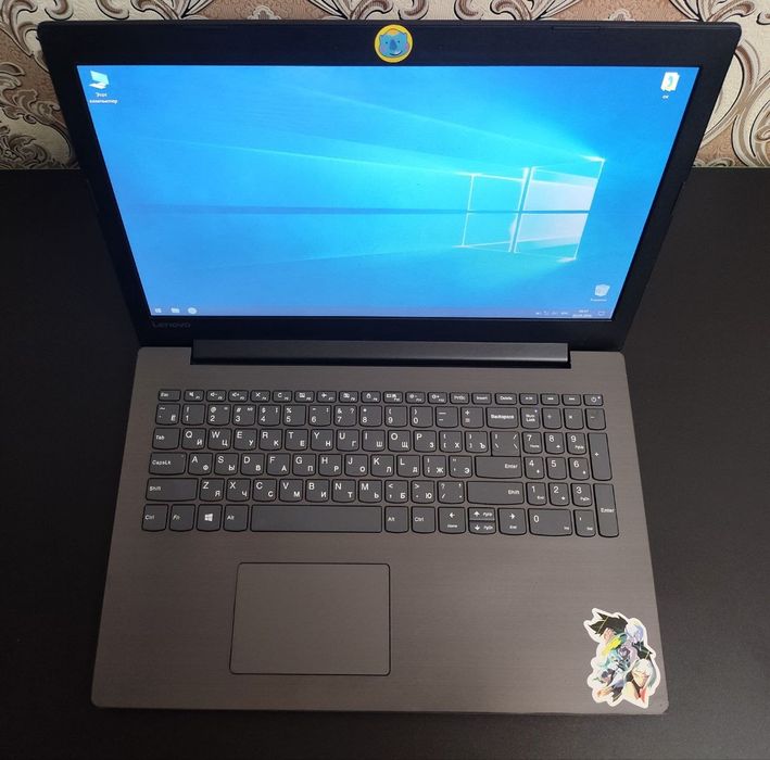 Продается ноутбук Lenovo IdeaPad 330-15IKB.