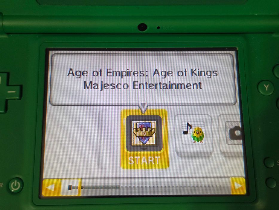 Nintendo DSI XL + joc Age of Empires Ds