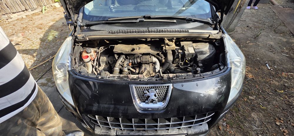 Vând Peugeot 3008