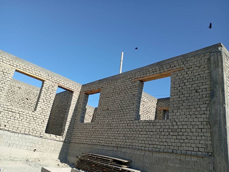 Qurub bitkazilmagan uy sotiladi