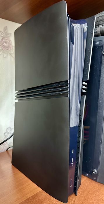 PlayStation 5 Slim сменные боковые панели.