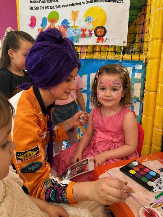 Rumi k pop  Spiderman,Mascote Mikey și Minnie Unicorn, Hello Kitty ,Sonic, Hulk...Lillo și Stitch