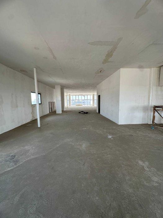 Продается помещение Паркент рынок 569м2