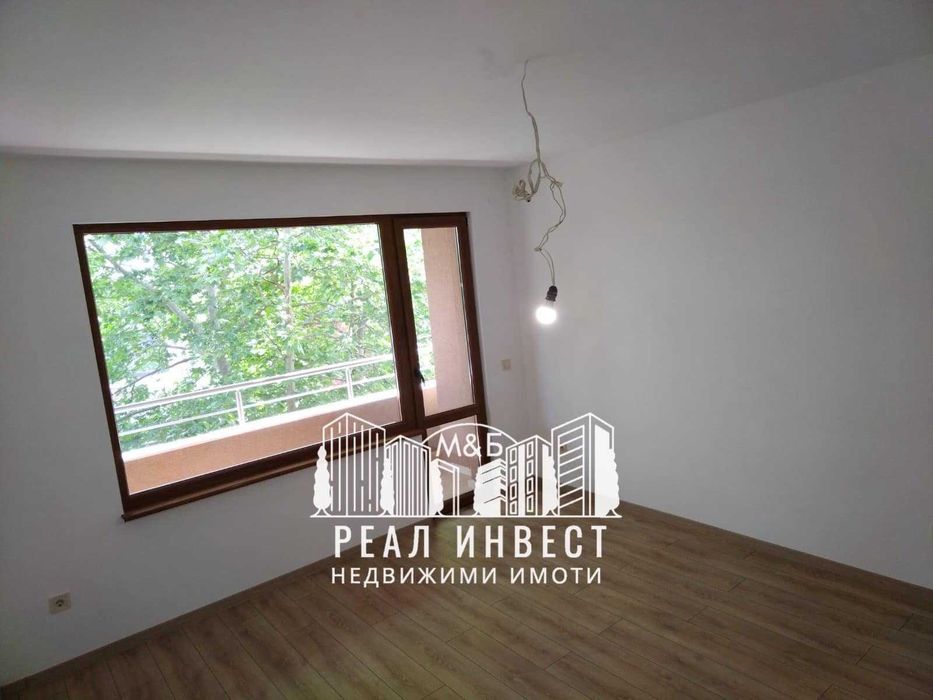 Продава се Тристаен апартамент в Димитровград - 127000 кв.м за 1 €/кв.м - Снимка #1