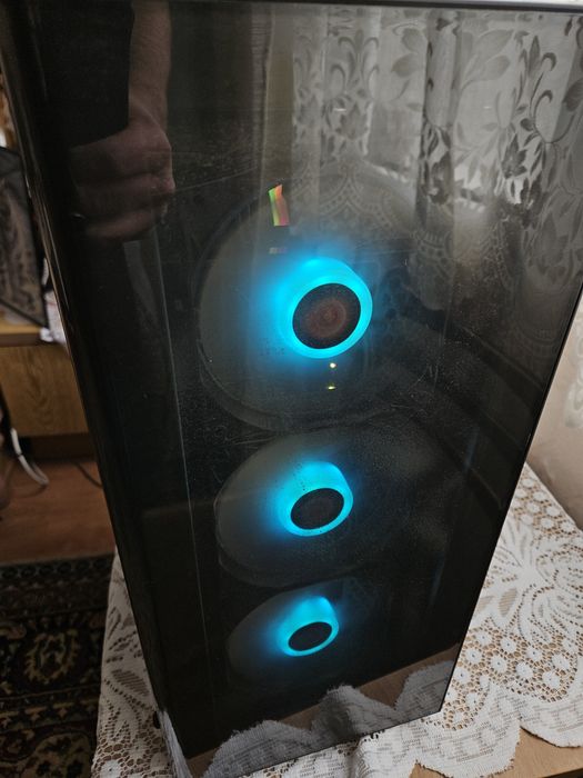 Gaming PC 16GB RAM, Ryzen 5 2600 + ПОДАРЪК