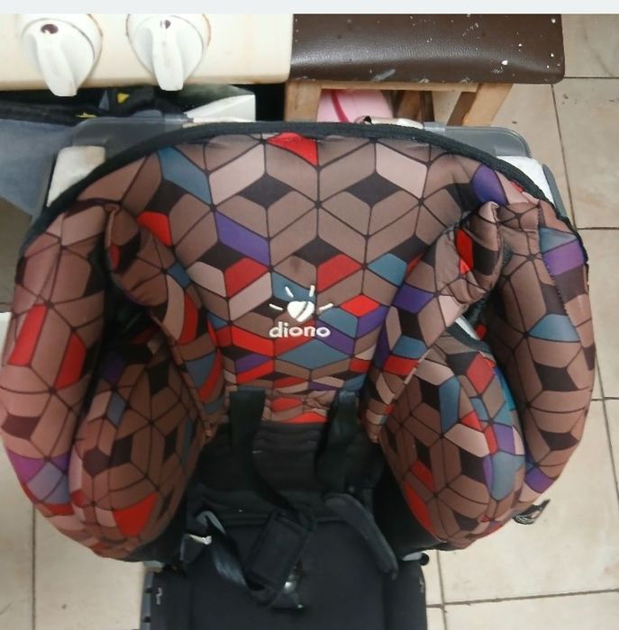 Ocazie. Vand ieftin scaun auto copii radian 5 diono