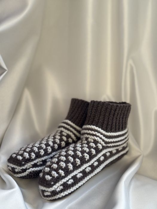 Вязаные носки из мягкого акрила