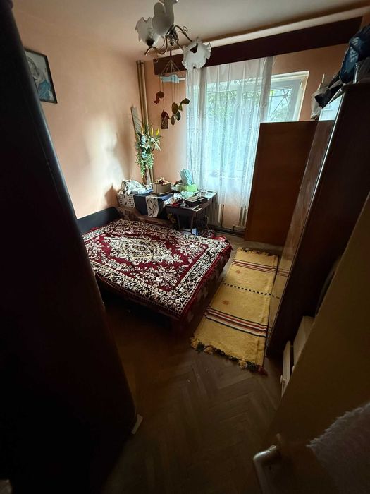 Vanzare apartament semidecomandat cu 2 camere