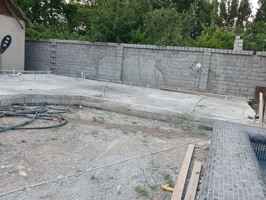 Продам участок с бассейном
