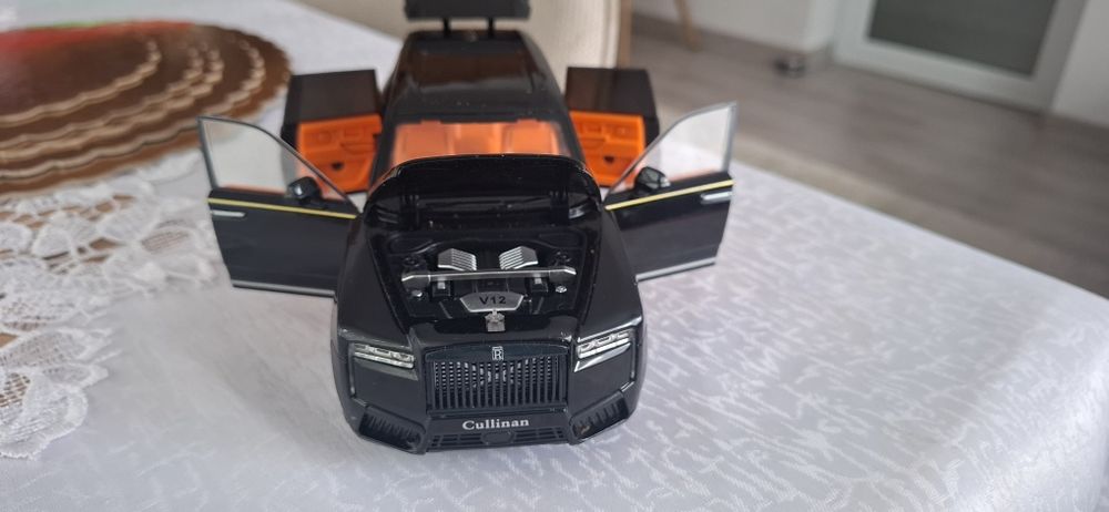 Macheta 1:24 Roll Royce Cullinan