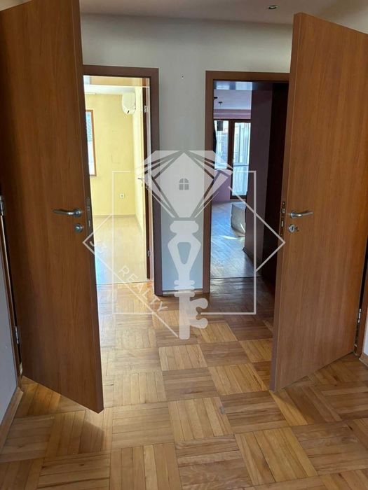 Продава се Тристаен апартамент в Пловдив, Център - 117 кв.м за 2522 €/кв.м - Снимка #7