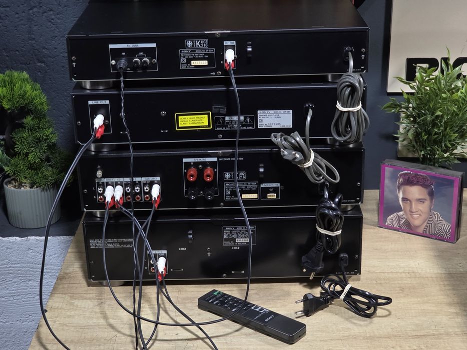 Linie audio SONY, amplificator ta-f235r, cd player cdp-297, tuner st-s211, deck  tc-k311 telecomanda  hifi stereo sistem