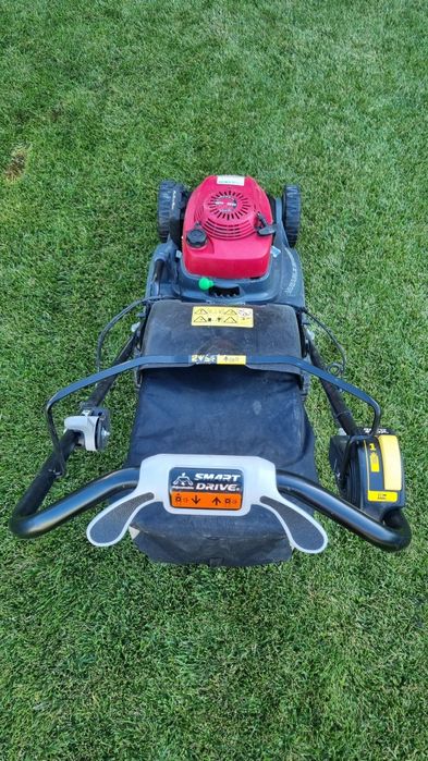 Masina de tuns iarba HONDA HRX 476