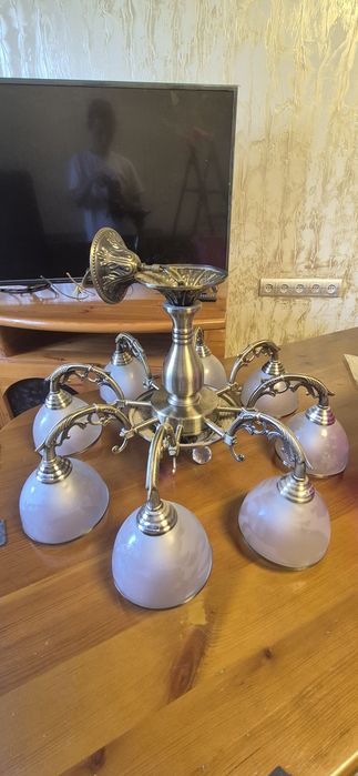 Продам эксклюзивную люстру