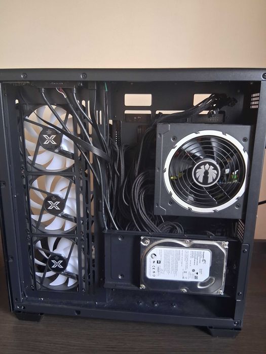 НОВО! Мощен геймърски компютър с 3070, i5 12400f, 32гб RAM и nvme ssd m2 wd sn770