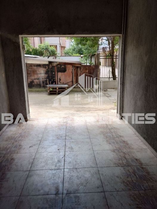 Дава се под наем Гараж / Паркомясто в София, Люлин 10 - 16 кв.м за 102 € - Снимка #1