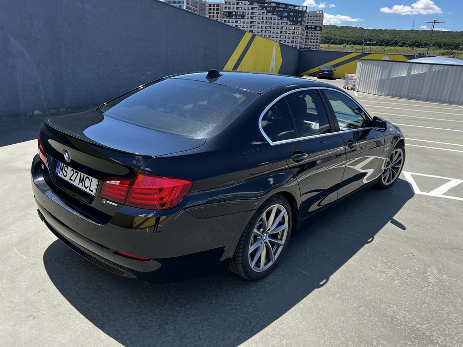 Bmw f10 520d automat 184cp car vertical full verde