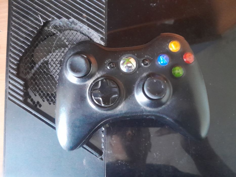 Продам xbox 360e