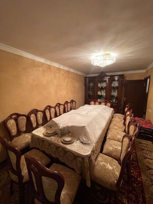 Продаётся квартира 4 х комнатная 100 кв  2 балкона ремонт лучшем виде