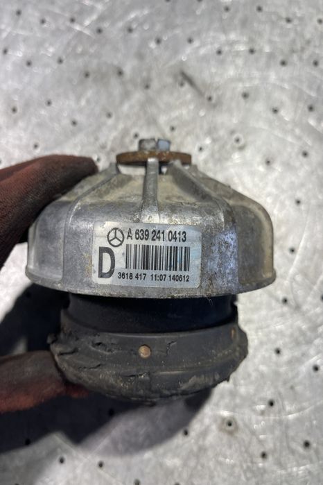 Tampon motor A 639 241 0413 Mercedes-Benz Vito W639 (facelift)