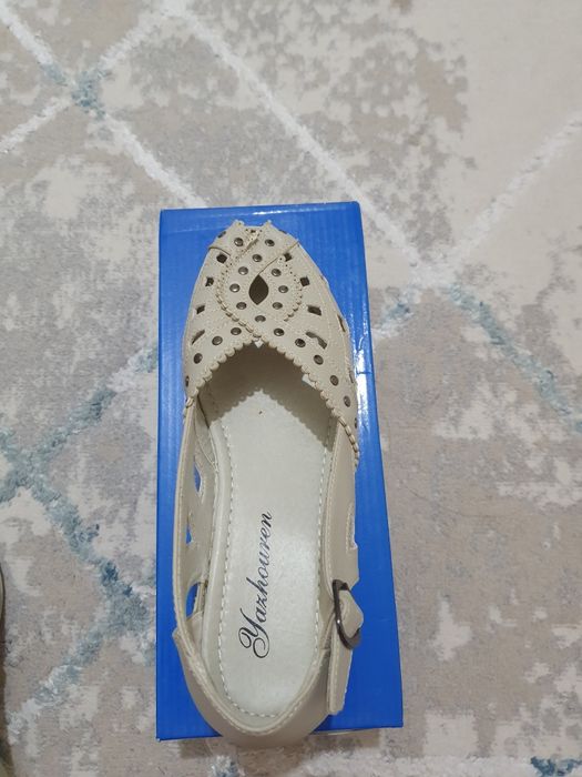 Продам женские туфли