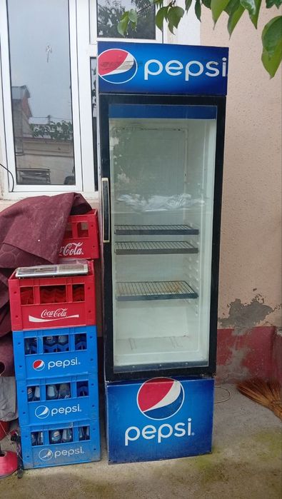 Kola va pepsi tarasi sotiladi