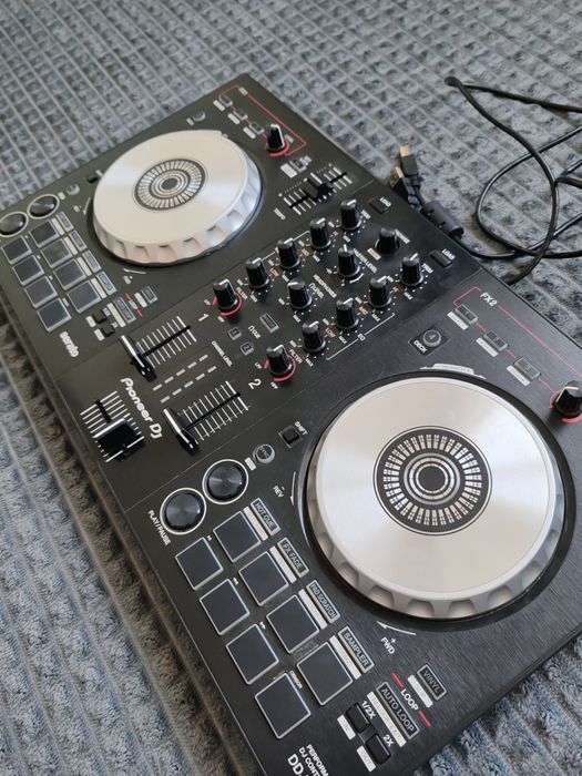 Pioneer DDJ SB3 контроллер