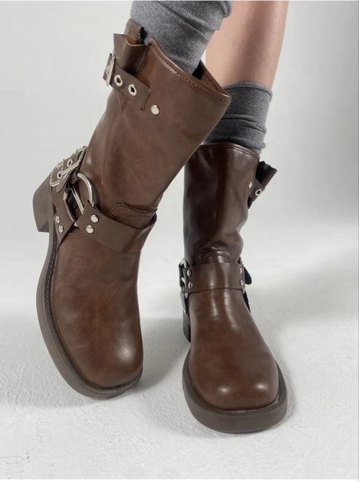 Стильные сапоги-чопперы