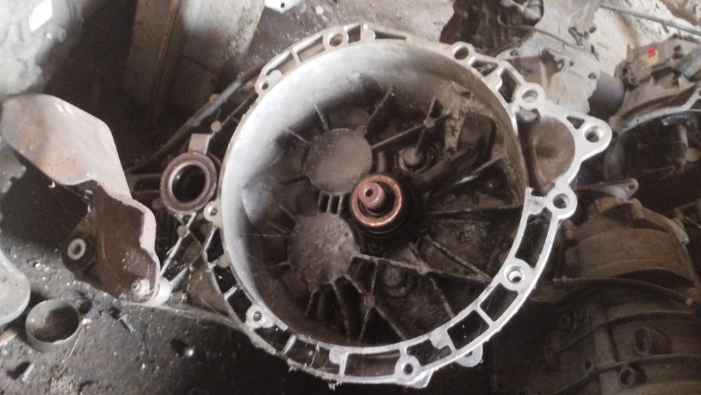 Волво v50 скоростна кутия 20 hdi