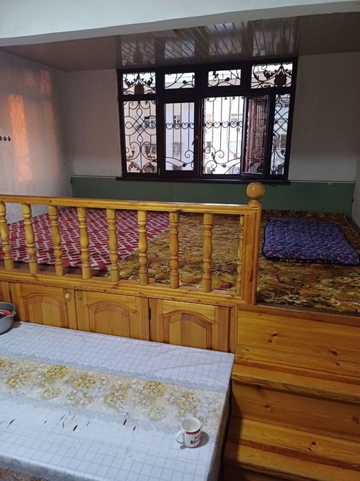 Берунийда 2 хонали уй сотилади яахши ремонт