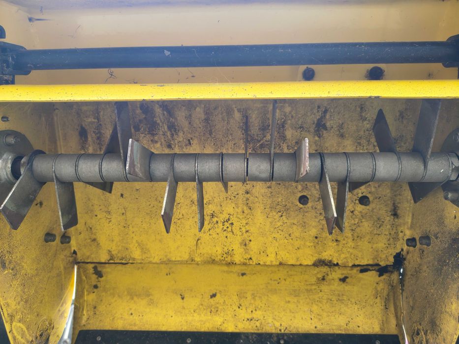 Scarificator gradina gazon