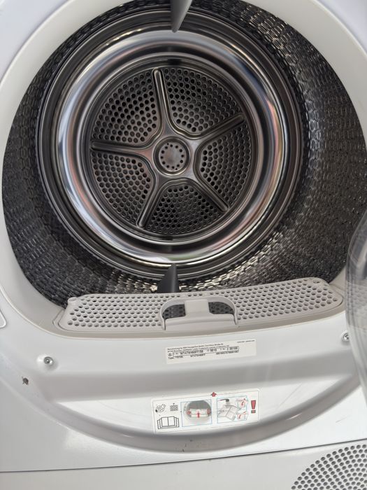 Uscător de rufe cu pompă de căldură Siemens WT47W460FF