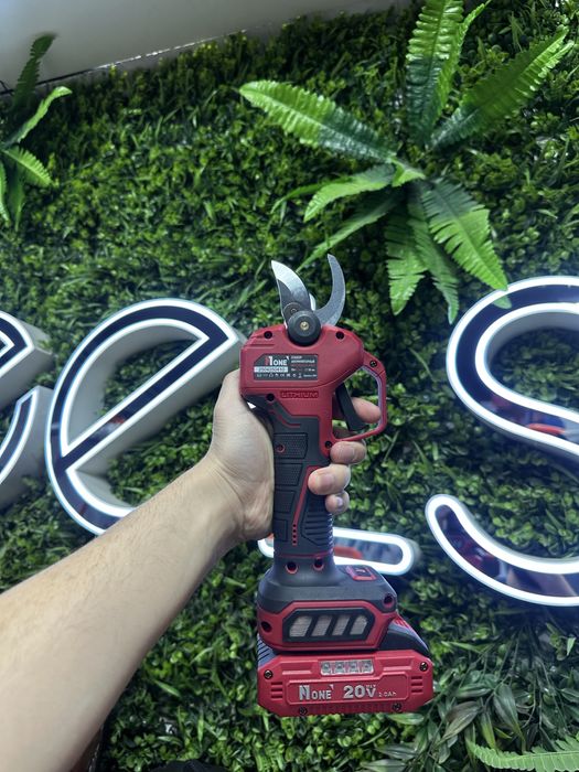 Аккумуляторная ножница Number One NPC25/2.0-PRO