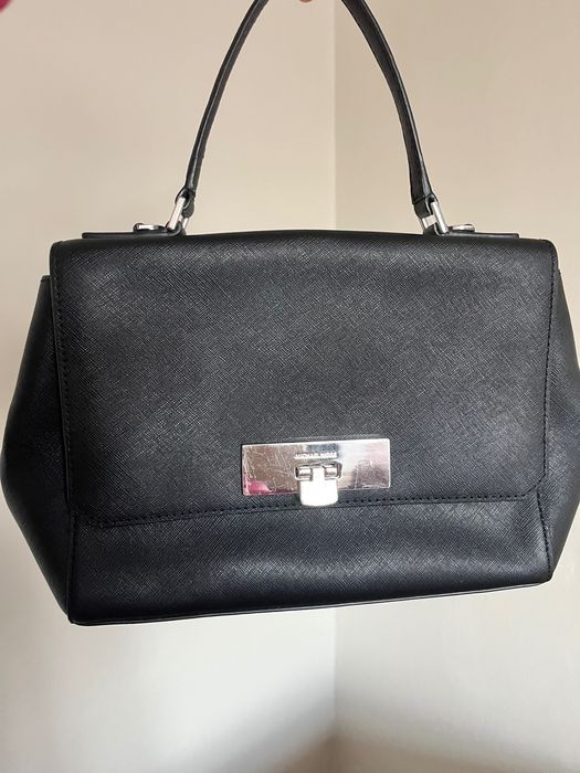 Черна малка  чанта