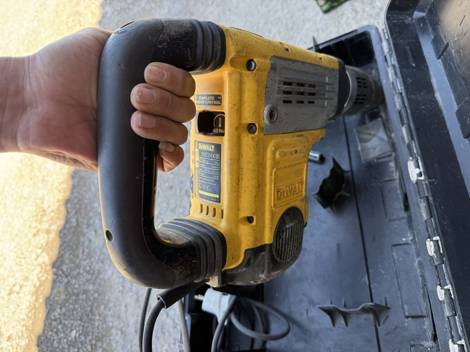 * DeWalt D25730-QS оригинальный мощный перфоратор - отбойник в хорошем