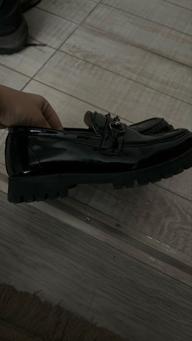 лоферы туфли лакированные