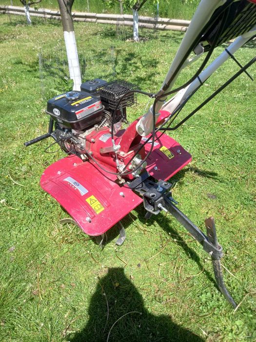 Motocultor/motosapa Dakard SR1Z-100, foarte puțin folosit, cu accesorii
