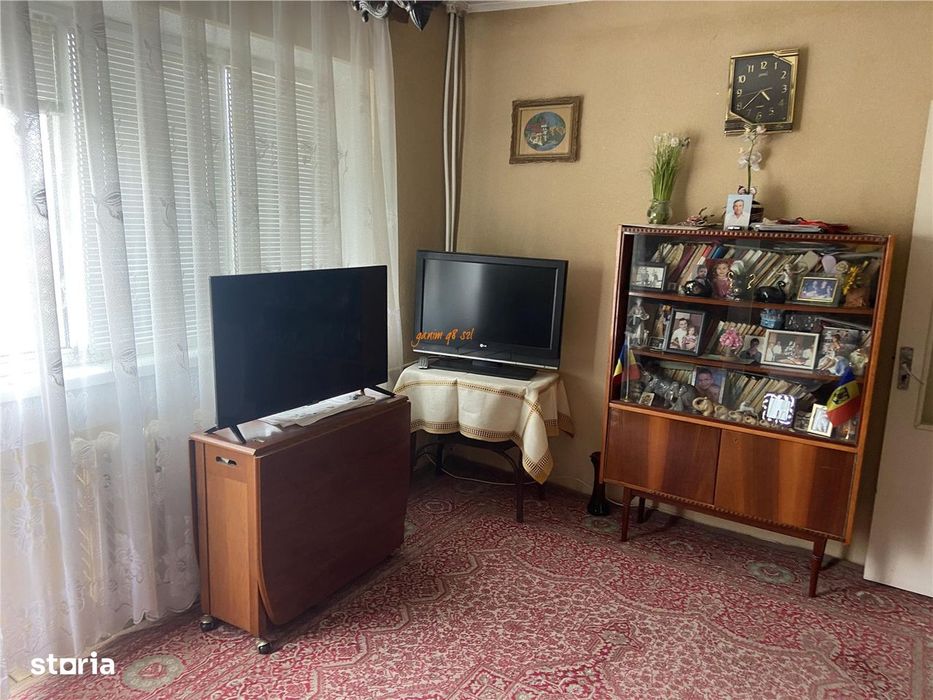Apartament 3 camere , zona Scoala nr 10 , et 78 , decomandat , liber — fotografia 3