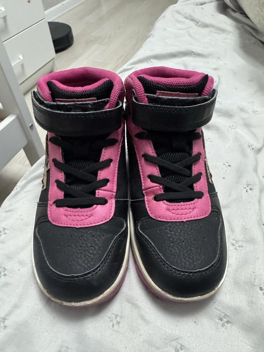 Продам ботинки.