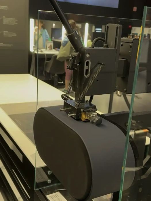 Гравировки на Дайсон в Астане