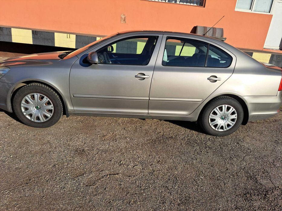 Vând Skoda Octavian