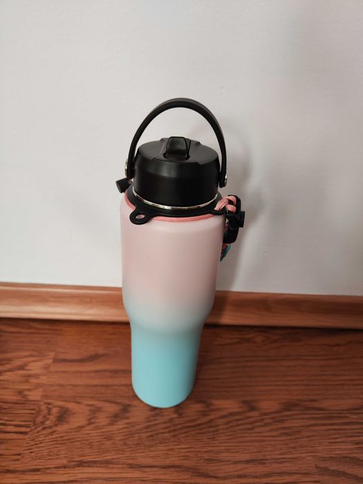 Нова термобутилка със сламка 0.900л.