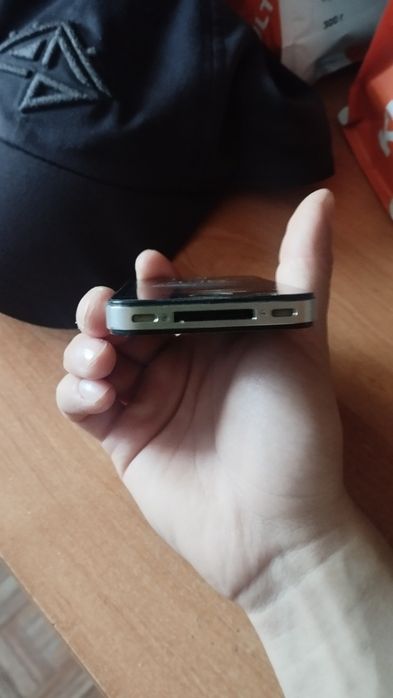 iPhone 4s / без коробки