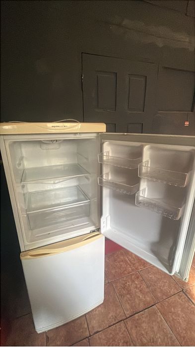 Продам холодильник 40000