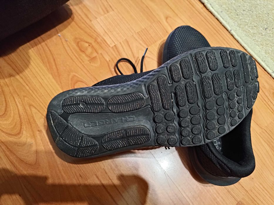 Incaltaminte de alergare asfalt Under Armour Charged Surge 4